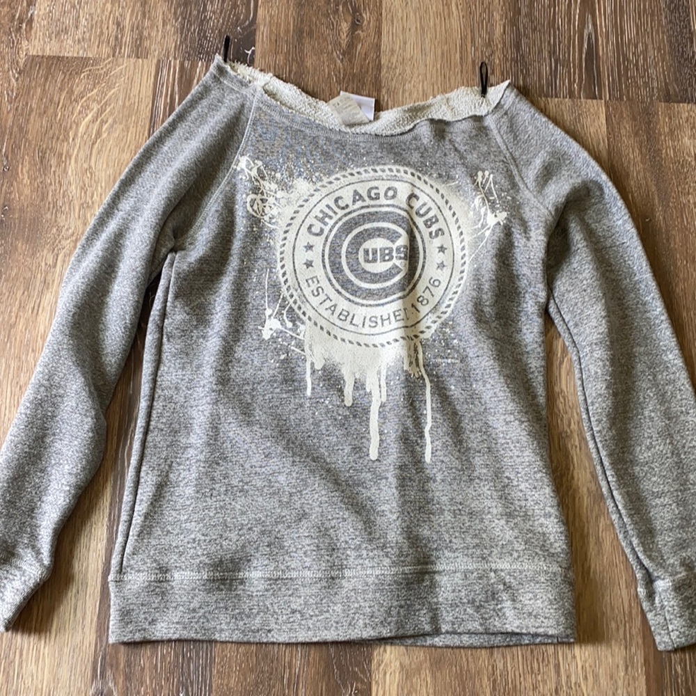 Medium Cubs sweatshirt